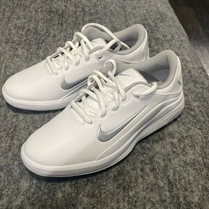 Nike Women’s Vapor size 6 (white/metallic silver) AQ2324-100